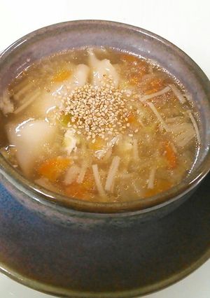冷蔵庫の残り物で☆体温まるスープ餃子-レシピのメイン写真