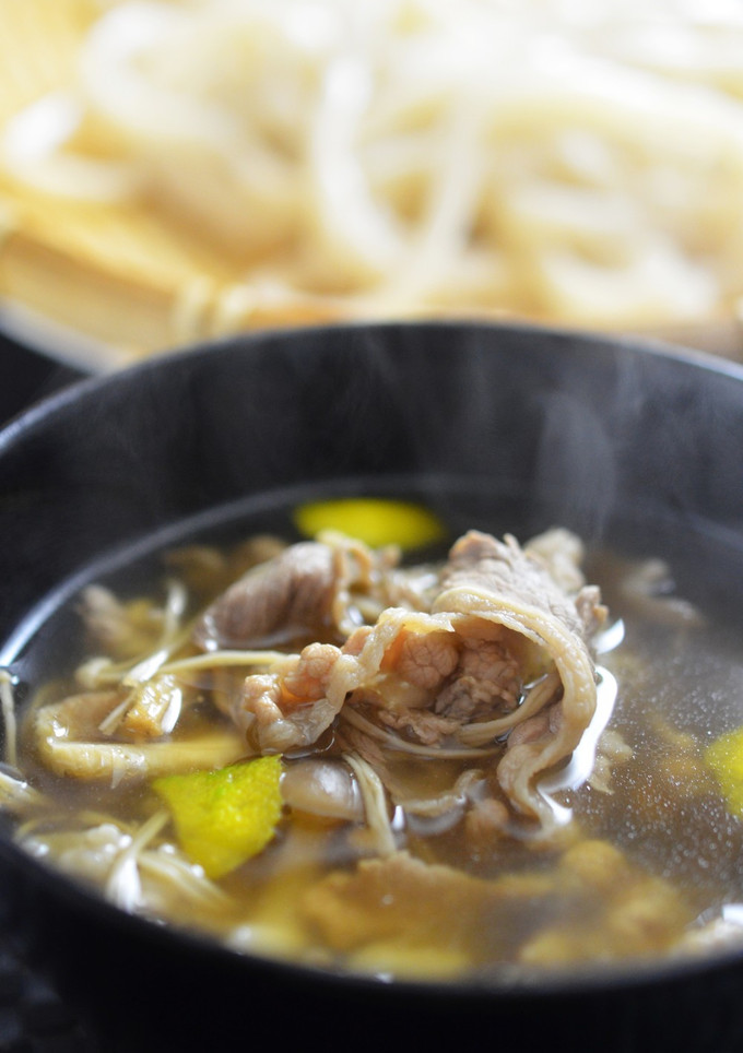 簡単！冷凍うどんで牛ときのこの汁つけ麺-レシピのメイン写真