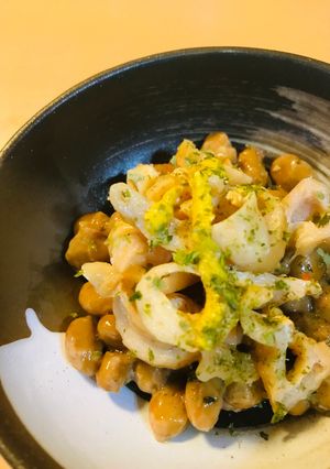 毎日の納豆●鶏皮のあまから炒め添え-レシピのメイン写真
