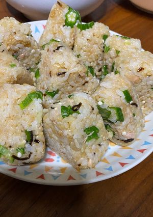 オクラとツナ塩昆布おかかおにぎり-レシピのメイン写真