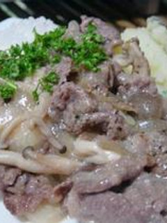 白いソースのビーフストロガノフ-レシピのメイン写真