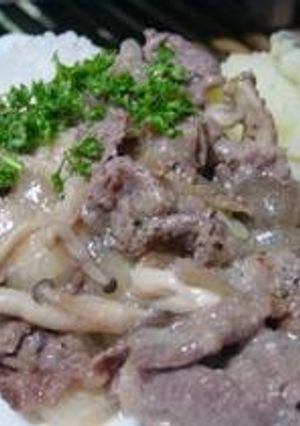 白いソースのビーフストロガノフ-レシピのメイン写真