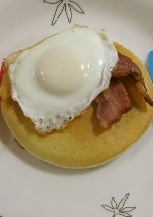 パンケーキ with ベーコン&エッグ-レシピのメイン写真