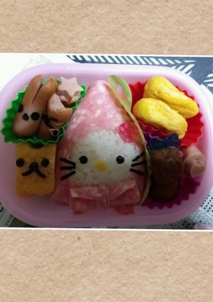 キティ赤ずきんちゃんキャラ弁-レシピのメイン写真