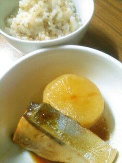 素朴な ぶり大根 もち麦ご飯-レシピのメイン写真