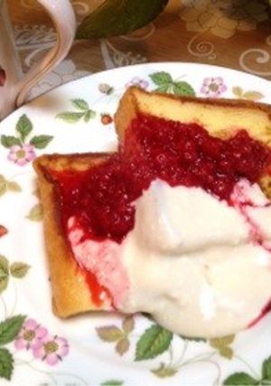 フレンチトーストラズベリーソース添え-レシピのメイン写真