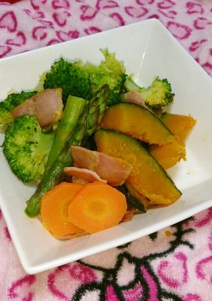 レンジで簡単⭐緑黄色野菜のバター蒸し-レシピのメイン写真