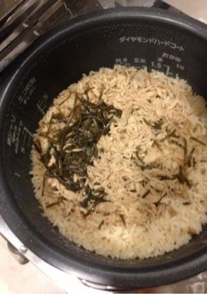 塩昆布とシーチキンの炊き込みごはん-レシピのメイン写真