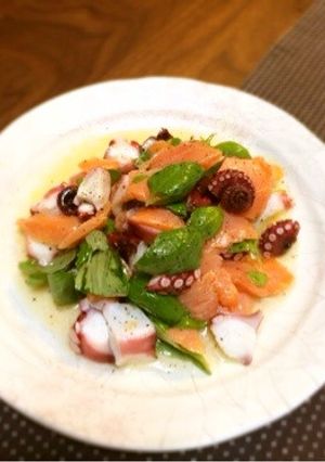 クリスマスカラーの蛸とサーモンのマリネ-レシピのメイン写真