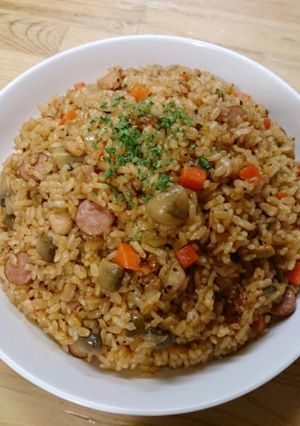 炊飯器で♪コンソメ味♪チキンライス♪-レシピのメイン写真