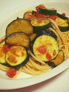 ナスとズッキーニのトマトソースパスタ-レシピのメイン写真