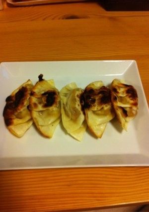チーズがとろ〜っ…かぼちゃ煮が餃子に?!-レシピのメイン写真