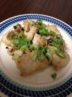 胸肉とシメジのバタポン炒め-レシピのメイン写真