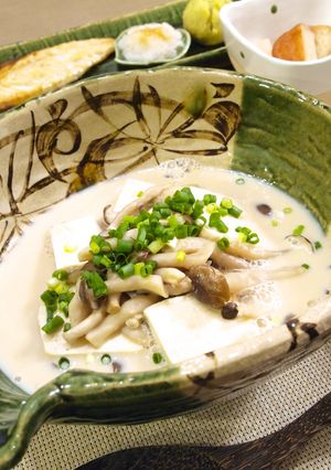 レンジで簡単♪豆腐としめじの豆乳鍋仕立て-レシピのメイン写真