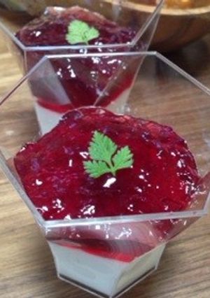 ヨーグルトクリームとワインのゼリー仕立て-レシピのメイン写真
