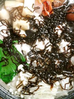 れんこん入り鶏肉団子の塩こんぶ鍋-レシピのメイン写真