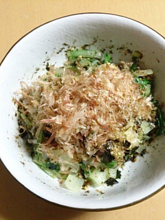しろ菜と食パンのふりかけ和え-レシピのメイン写真