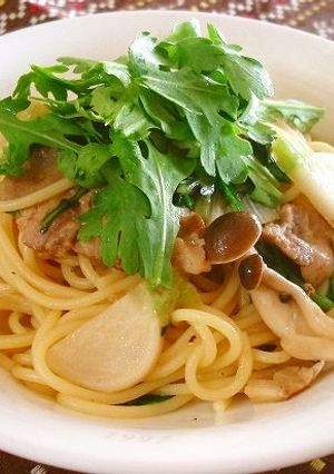 春菊と豚肉のバターポン酢パスタ-レシピのメイン写真