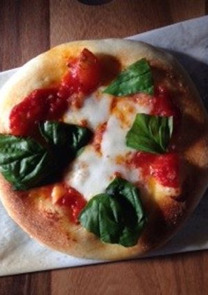 ピッツァマルゲリータ-レシピのメイン写真