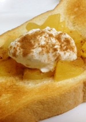 ヨーグルトとりんごのコンポートースト-レシピのメイン写真