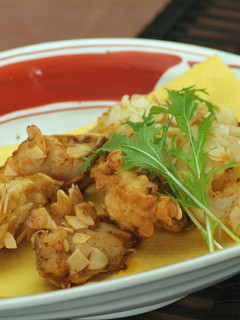 白身魚と玉ねぎのアーモンド揚げ-レシピのメイン写真