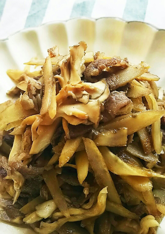 舞茸と牛肉とごぼう-レシピのメイン写真