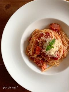 シンプルなトマトとベーコンのパスタ-レシピのメイン写真