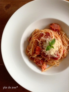 シンプルなトマトとベーコンのパスタ-レシピのメイン写真