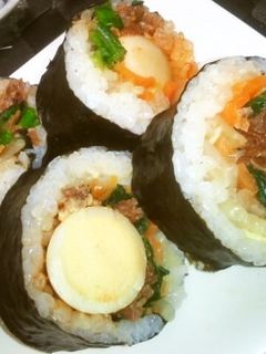ビビンバ風海苔巻き~うずらの卵入り~-レシピのメイン写真