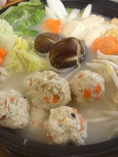 鍋で食べる鶏団子-レシピのメイン写真