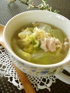 白菜と豚バラ☆食べる生姜スープ-レシピのメイン写真