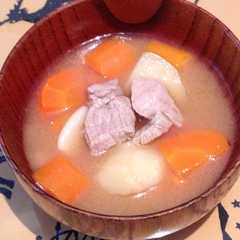 รูปของ おかわり！豚肩ロースの味噌汁