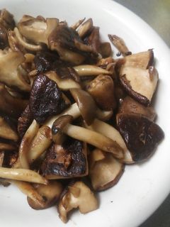 簡単！椎茸のｶﾞﾘﾊﾞﾀ✩ｽﾀﾐﾅ炒め-レシピのメイン写真