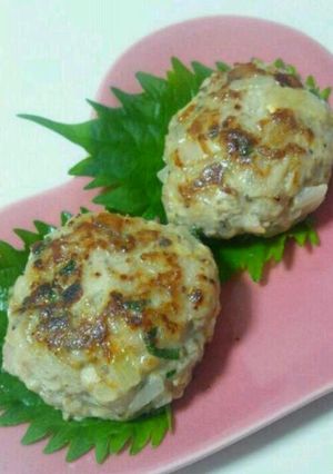 混ぜて焼くだけ☆しそ香る味噌ハンバーグ-レシピのメイン写真