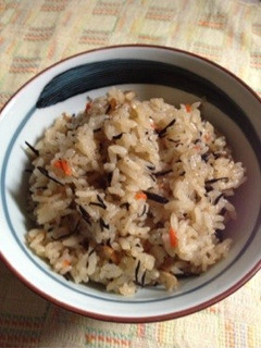 簡単!うどんスープでひじきご飯!-レシピのメイン写真