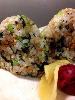 炒め葉だいこんのコク旨おにぎり-レシピのメイン写真