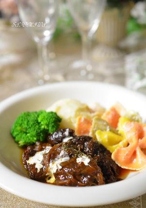 牛スネ肉とプルーンのほろほろ煮込み✿-レシピのメイン写真
