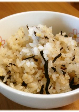 健康美食：ひじきとショウガの炊き込みご飯-レシピのメイン写真