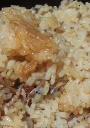 いわし蒲焼缶詰で簡単炊込みご飯一合分-レシピのメイン写真