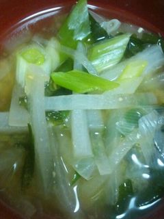 大根とネギわかめの味噌汁♪-レシピのメイン写真