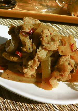 お肉が主役!簡単蓮根きんぴら炒め♬-レシピのメイン写真