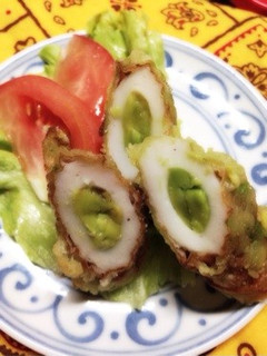色鮮やか☆アボカド.イン.竹輪♪-レシピのメイン写真