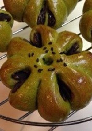 抹茶あんぱん 四つ葉のクローバー-レシピのメイン写真