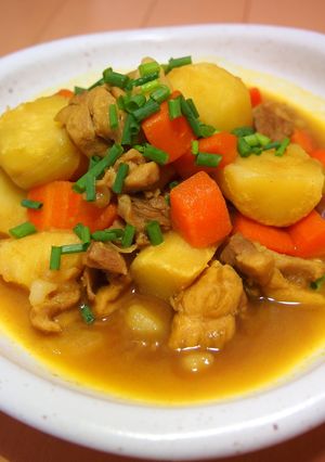簡単♪旨い！鶏肉で☆肉じゃが☆カレー風味-レシピのメイン写真