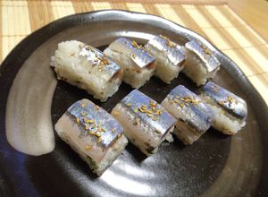 金ごまイリゴマでさんま棒寿司-レシピのメイン写真