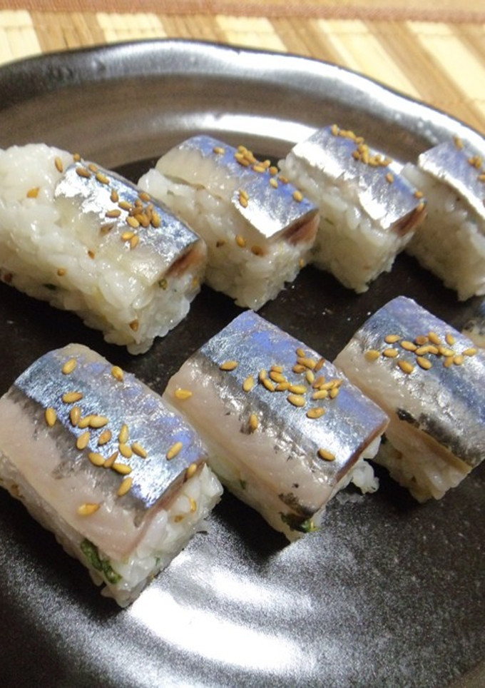 金ごまイリゴマでさんま棒寿司-レシピのメイン写真