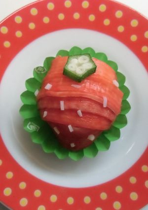 キャラ弁✿いちごおにぎり-レシピのメイン写真