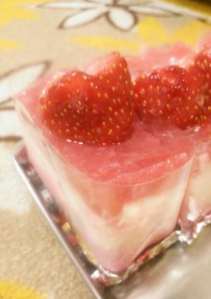 苺のマーブルレアチーズケーキ-レシピのメイン写真