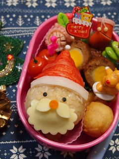 簡単!サンタさんおにぎり-レシピのメイン写真