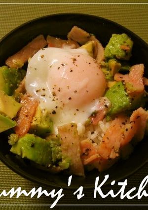 ベーコンとアボカドの洋風丼☆温玉も♪-レシピのメイン写真